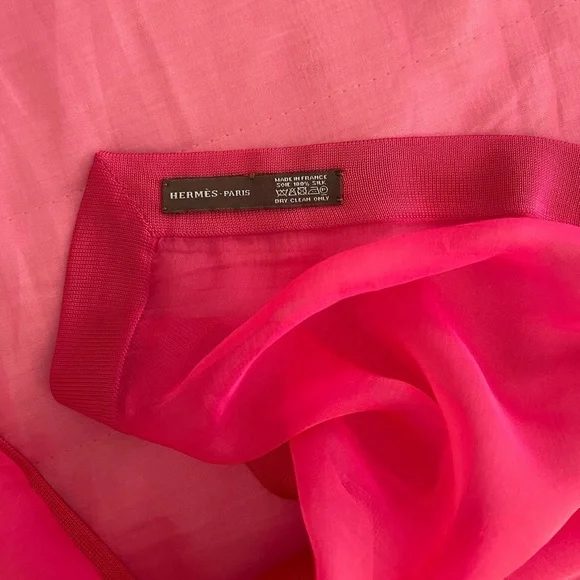 HERMES XL pink sheer silk shawl 142cm square - Picture 3 of 7